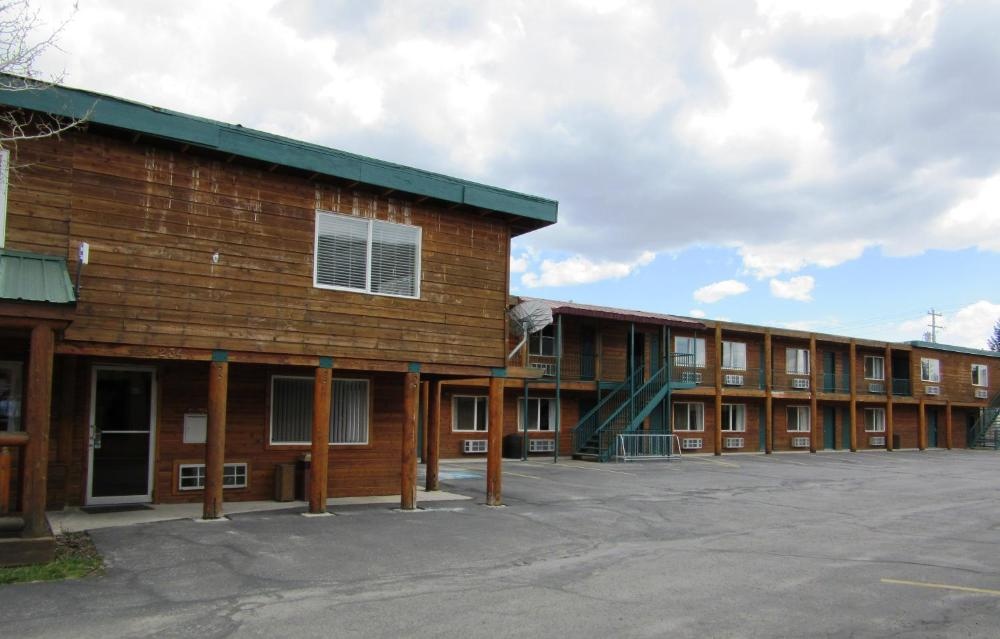 Yellowstone Country Inn
