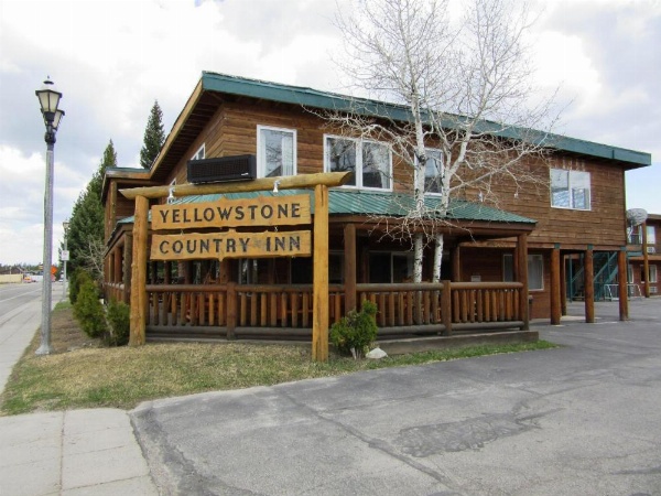 Yellowstone Country Inn image 10