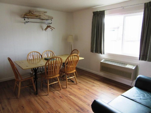 Yellowstone Country Inn image 13